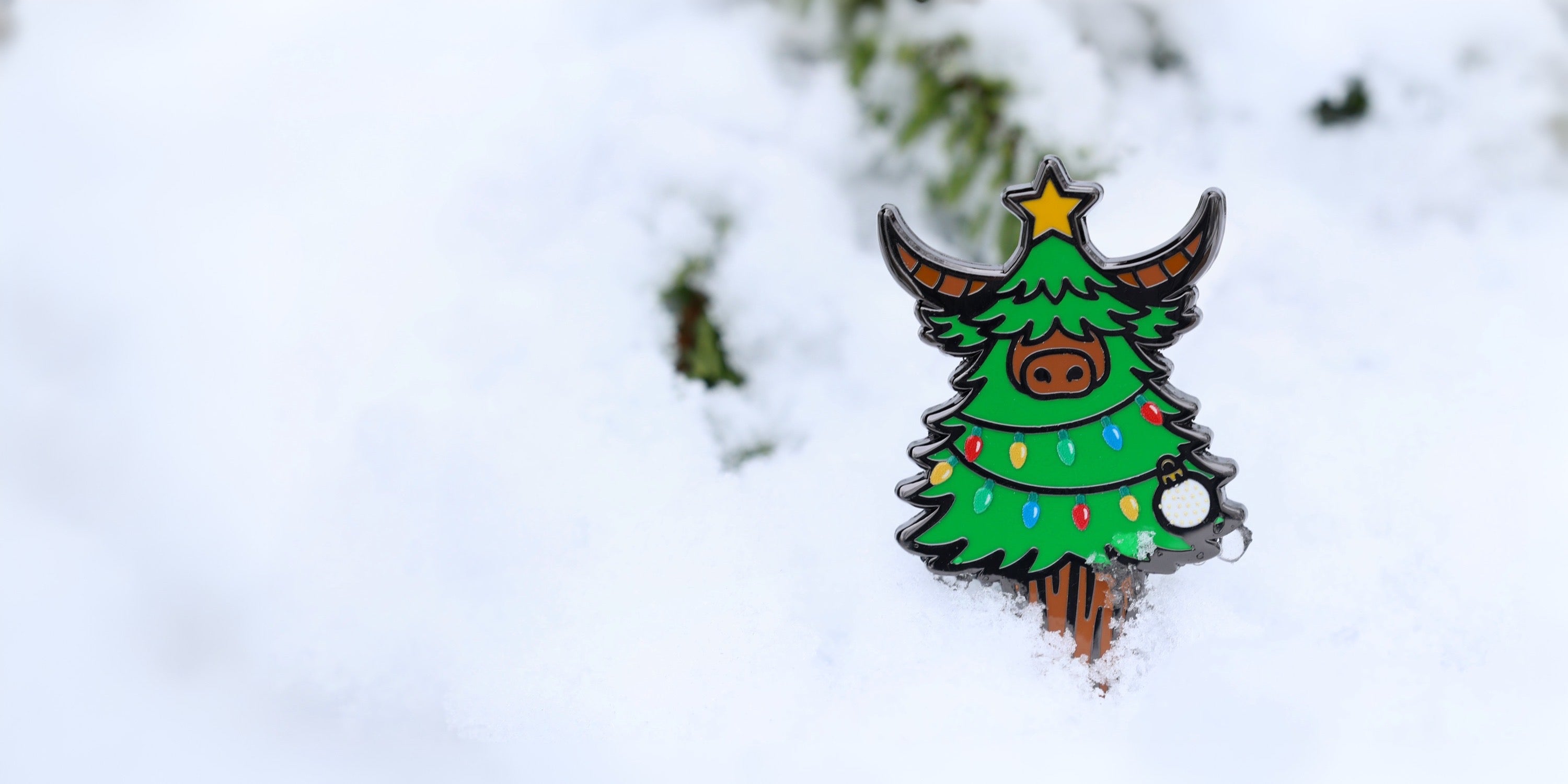 Evergreen Christmas Single Prong Divot tool in snow